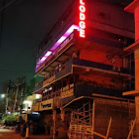 Hotel Chandan,Бхубанешвар Екстериор снимка