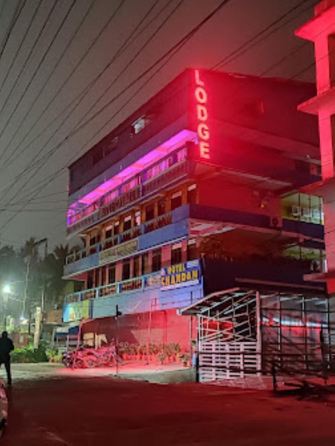 Hotel Chandan,Бхубанешвар Екстериор снимка